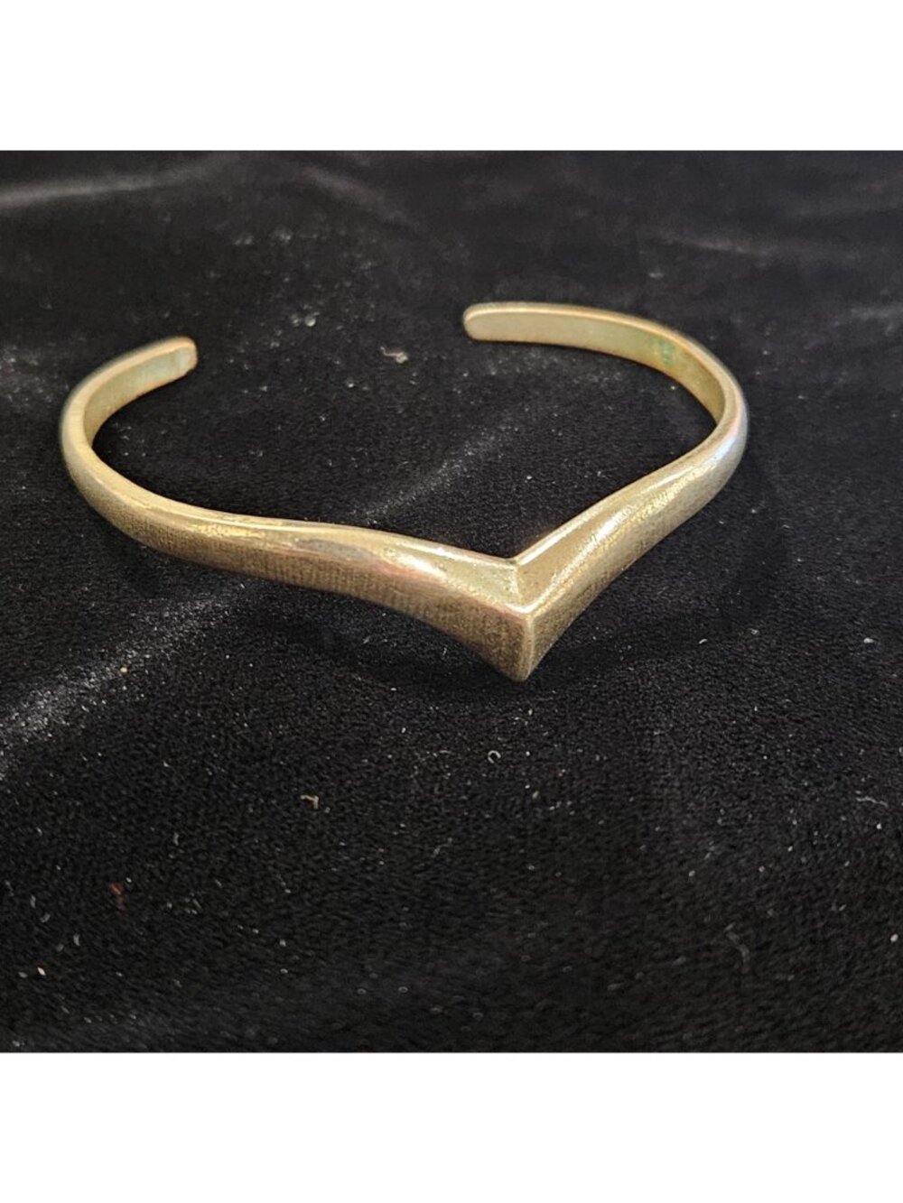 Vintage Avon Chevron Style Silver Tone cuff bracelet